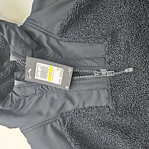 New With Tags Under Armour Pullover - Picture 6 of 7